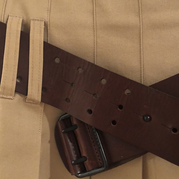 Burberry pleated skirt with belt - Picture 2 of 11